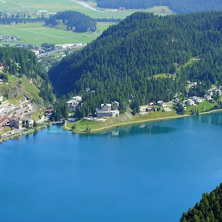 ホテル ヴァルトハウス アム ゼー サンモリッツ